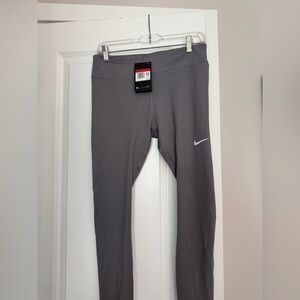Nike Graphite Colored Cropped Running Leggings Size L NWT